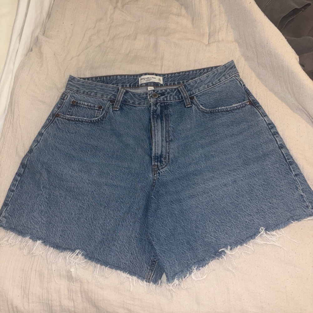 Abercrombie curve love jean shorts! Worn once!
